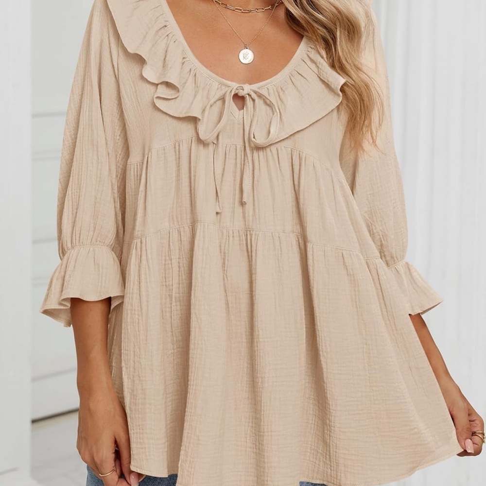 Chic Cream Ruffle Blouse - Picture 6 of 7